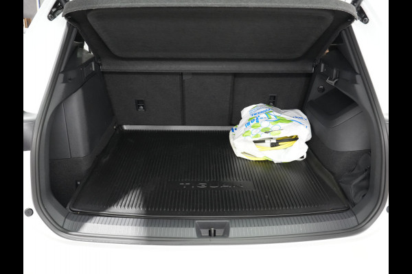 Volkswagen Tiguan 1.5 eHybrid 204pk R-Line Edition Panorama Navigatie Stoel/Stuurverwarming 360 Camera Carplay