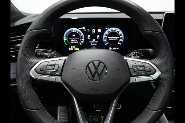 Volkswagen Tiguan 1.5 eHybrid 204pk R-Line Edition Panorama Navigatie Stoel/Stuurverwarming 360 Camera Carplay