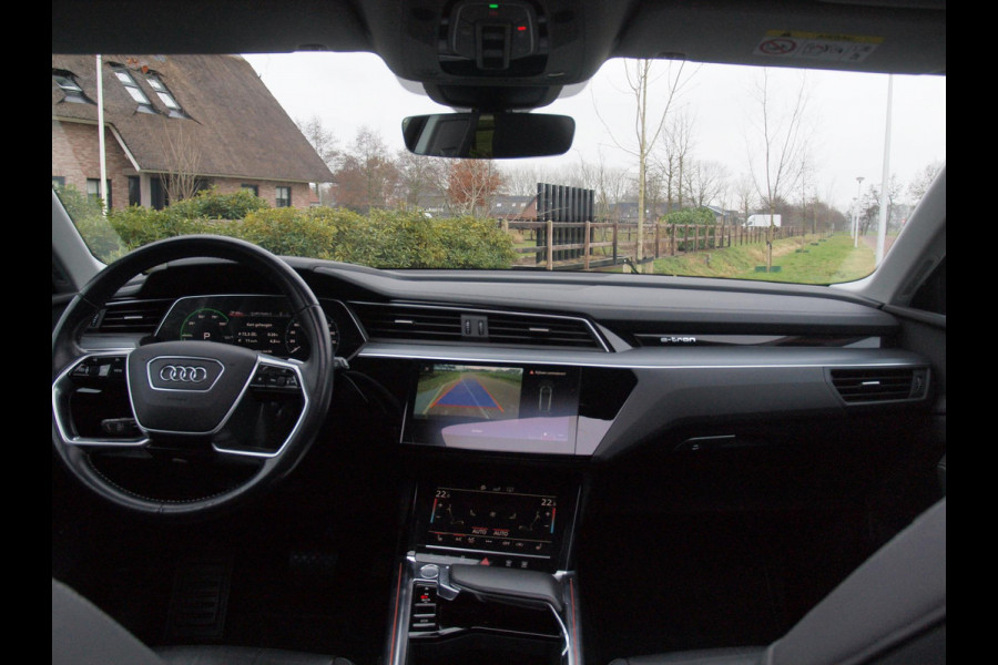 Audi e-tron 55 quattro Business edition Plus 95 kWh | SOH 95% | Panoramadak | B&O | Camera | Sfeerverlichting | Cruise Control |