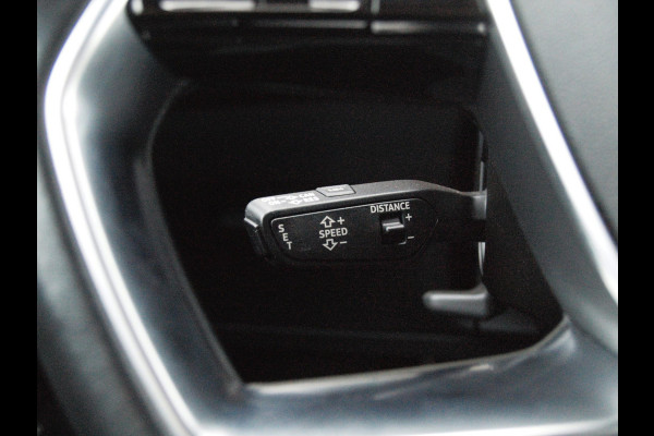 Audi e-tron 55 quattro Business edition Plus 95 kWh | SOH 95% | Panoramadak | B&O | Camera | Sfeerverlichting | Cruise Control |