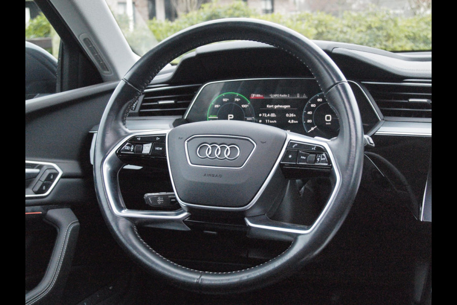 Audi e-tron 55 quattro Business edition Plus 95 kWh | SOH 95% | Panoramadak | B&O | Camera | Sfeerverlichting | Cruise Control |