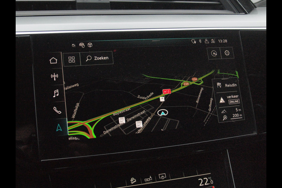 Audi e-tron 55 quattro Business edition Plus 95 kWh | SOH 95% | Panoramadak | B&O | Camera | Sfeerverlichting | Cruise Control |