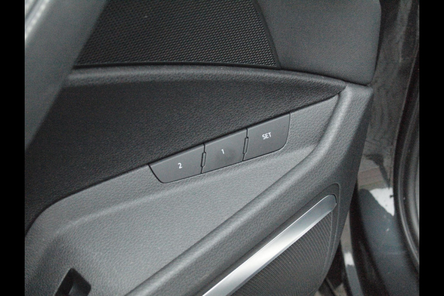 Audi e-tron 55 quattro Business edition Plus 95 kWh | SOH 95% | Panoramadak | B&O | Camera | Sfeerverlichting | Cruise Control |