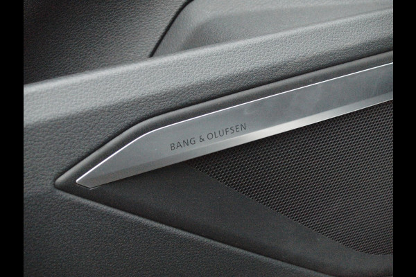 Audi e-tron 55 quattro Business edition Plus 95 kWh | SOH 95% | Panoramadak | B&O | Camera | Sfeerverlichting | Cruise Control |