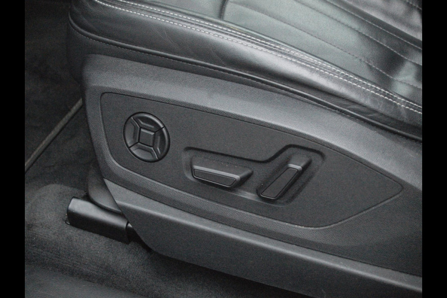 Audi e-tron 55 quattro Business edition Plus 95 kWh | SOH 95% | Panoramadak | B&O | Camera | Sfeerverlichting | Cruise Control |