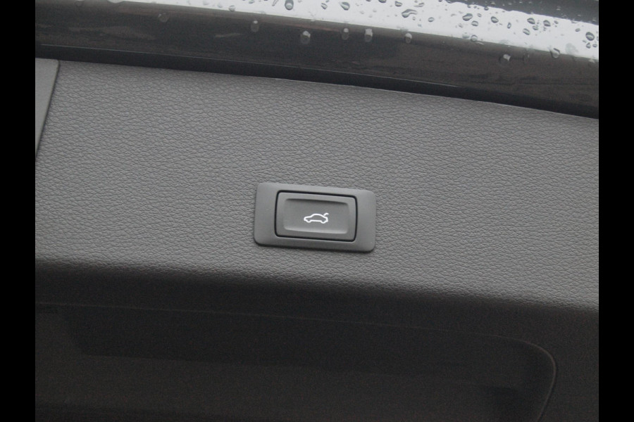 Audi e-tron 55 quattro Business edition Plus 95 kWh | SOH 95% | Panoramadak | B&O | Camera | Sfeerverlichting | Cruise Control |