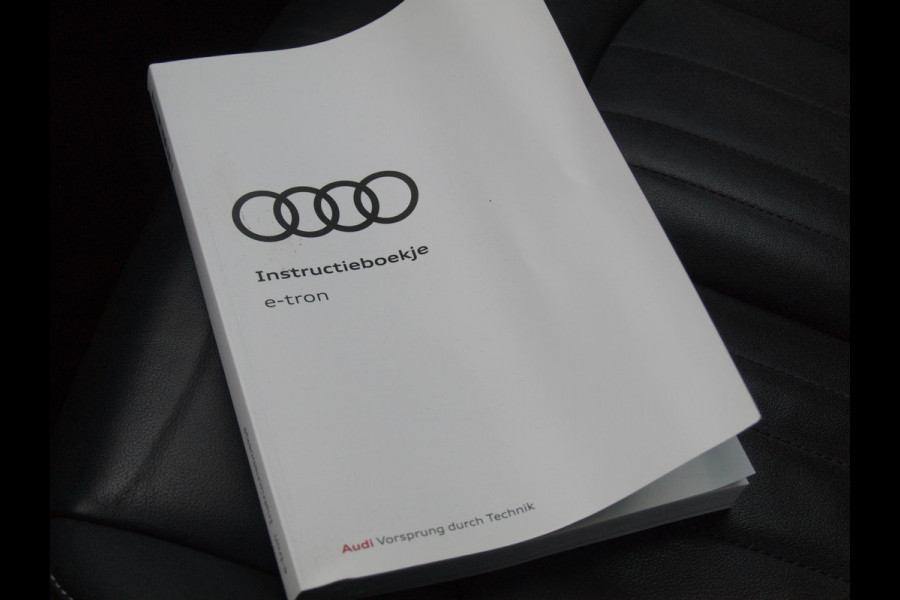 Audi e-tron 55 quattro Business edition Plus 95 kWh | SOH 95% | Panoramadak | B&O | Camera | Sfeerverlichting | Cruise Control |