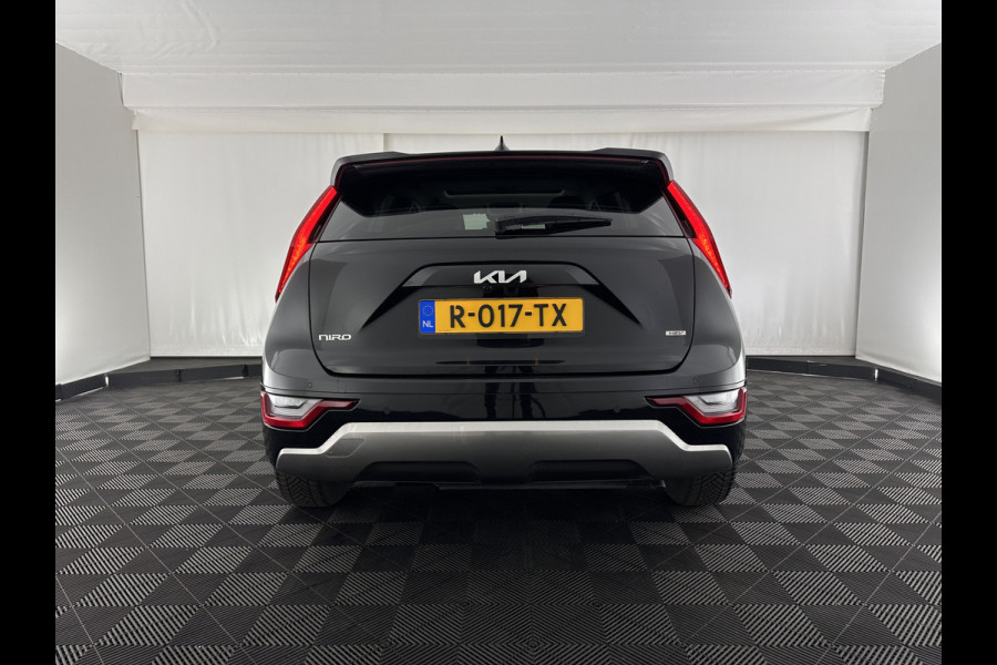 Kia Niro 1.6 GDi Hybrid DynamicPlusLine (INCL-BTW) Aut. *PANO | HEAD-UP | LEATHER | DIGI-COCKPIT | NAVI-FULLMAP | DAB | ADAPT.CRUISE | CAMERA | COMFORT-SEATS | KEYLESS | DIGI-COCKPIT | SHIFT-PADDLES | HEATED-SEATS | CARPLAY | LANE-