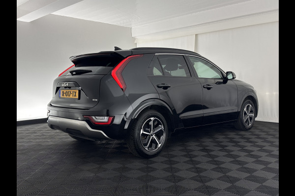 Kia Niro 1.6 GDi Hybrid DynamicPlusLine (INCL-BTW) Aut. *PANO | HEAD-UP | LEATHER | DIGI-COCKPIT | NAVI-FULLMAP | DAB | ADAPT.CRUISE | CAMERA | COMFORT-SEATS | KEYLESS | DIGI-COCKPIT | SHIFT-PADDLES | HEATED-SEATS | CARPLAY | LANE-