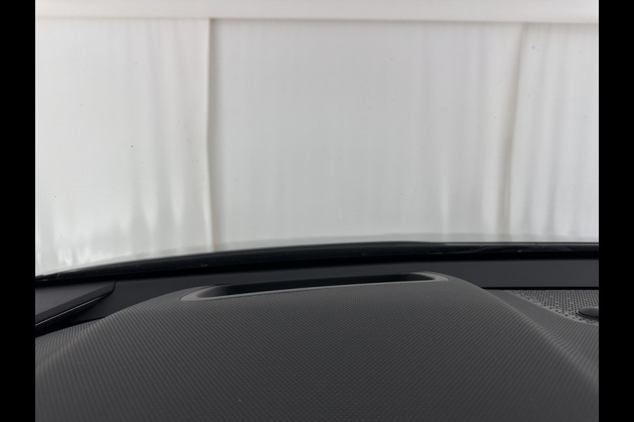 Kia Niro 1.6 GDi Hybrid DynamicPlusLine (INCL-BTW) Aut. *PANO | HEAD-UP | LEATHER | DIGI-COCKPIT | NAVI-FULLMAP | DAB | ADAPT.CRUISE | CAMERA | COMFORT-SEATS | KEYLESS | DIGI-COCKPIT | SHIFT-PADDLES | HEATED-SEATS | CARPLAY | LANE-