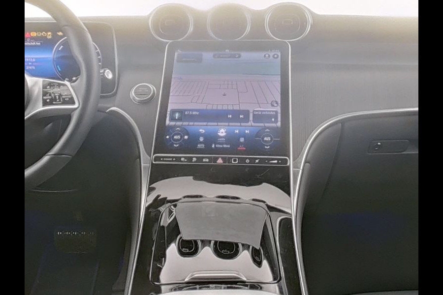 Mercedes-Benz GLC Coupé 300 e 4MATIC Plug-In Hybride Trekhaak | Alarm Klasse 3 | Rijassistentiepakket plus | Stuur en Stoelverwarming | Parkeerpakket met 360°-camera | Distronic.