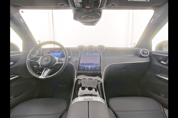 Mercedes-Benz GLC Coupé 300 e 4MATIC Plug-In Hybride Trekhaak | Alarm Klasse 3 | Rijassistentiepakket plus | Stuur en Stoelverwarming | Parkeerpakket met 360°-camera | Distronic.