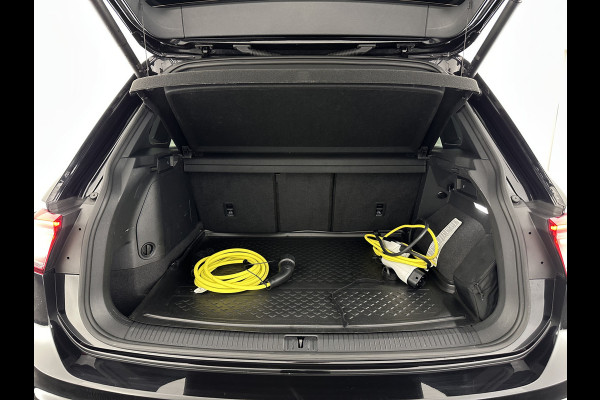 Volkswagen Tiguan 1.4 TSI eHybrid R-Line Business (INCL.BTW) *HEAD-UP | FULL-LED | ADAPTIVE-CRUISE | TOP-VIEW | KEYLESS | DIGI-COCKPIT | HEATED-COMFORTSEATS | NAV-FULLMAP | DAB+ | PRIVACY-GLASS | ECC | PDC | 20''ALU