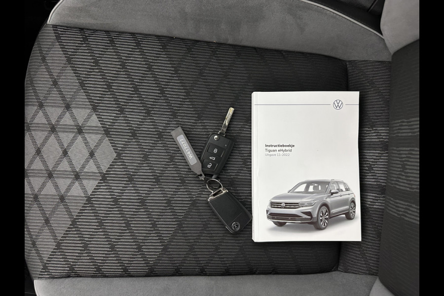 Volkswagen Tiguan 1.4 TSI eHybrid R-Line Business (INCL.BTW) *HEAD-UP | FULL-LED | ADAPTIVE-CRUISE | TOP-VIEW | KEYLESS | DIGI-COCKPIT | HEATED-COMFORTSEATS | NAV-FULLMAP | DAB+ | PRIVACY-GLASS | ECC | PDC | 20''ALU