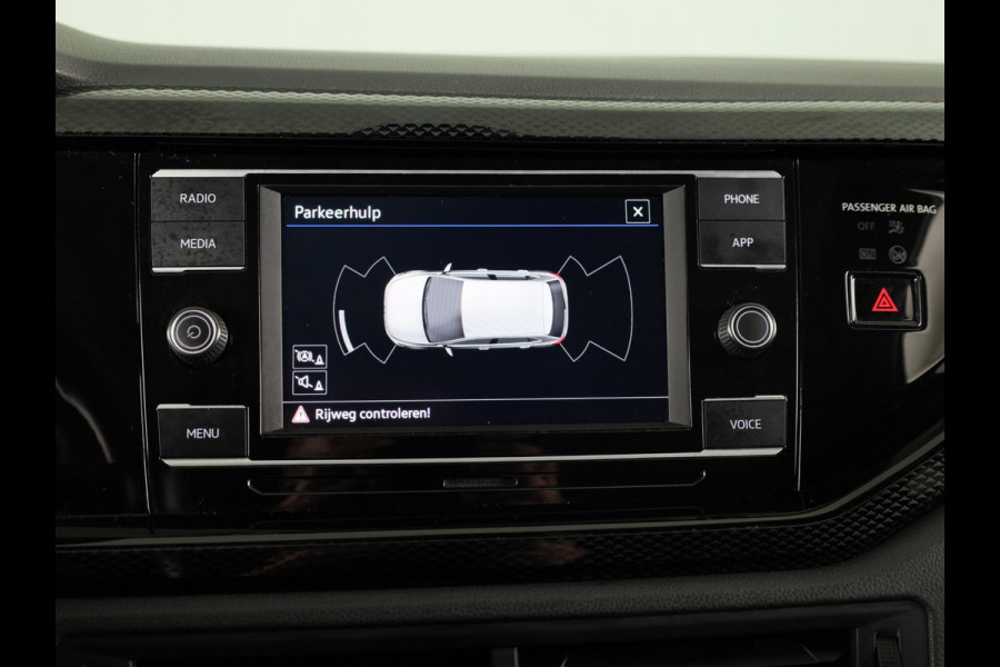 Volkswagen Polo 1.0 TSI Life 95 pk | Navigatie via App | Panoramadak | Parkeersensoren | Adaptieve cruise control | LED koplampen | Stoelverwarming |