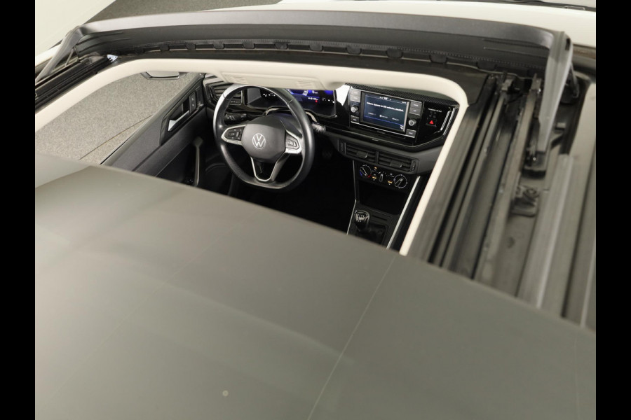 Volkswagen Polo 1.0 TSI Life 95 pk | Navigatie via App | Panoramadak | Parkeersensoren | Adaptieve cruise control | LED koplampen | Stoelverwarming |