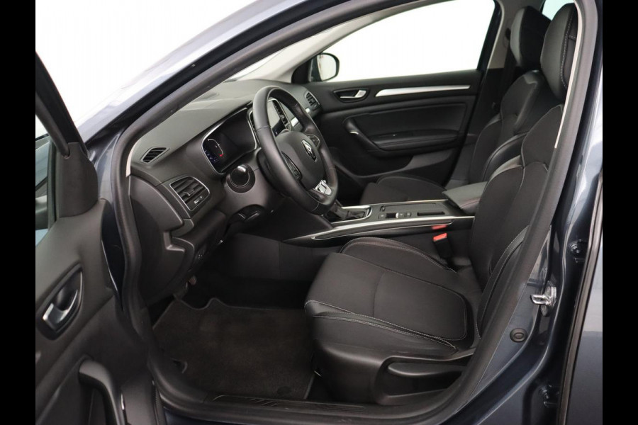 Renault Mégane 1.3 TCe Intens | Head-Up | Trekhaak | Camera | Carplay | Navigatie | Full LED | Keyless | Climate control | Cruise control | Bluetooth | Getint glas