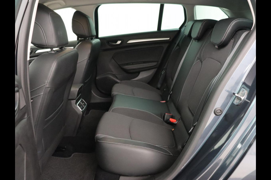 Renault Mégane 1.3 TCe Intens | Head-Up | Trekhaak | Camera | Carplay | Navigatie | Full LED | Keyless | Climate control | Cruise control | Bluetooth | Getint glas