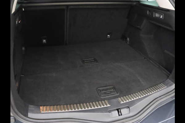 Renault Mégane 1.3 TCe Intens | Head-Up | Trekhaak | Camera | Carplay | Navigatie | Full LED | Keyless | Climate control | Cruise control | Bluetooth | Getint glas