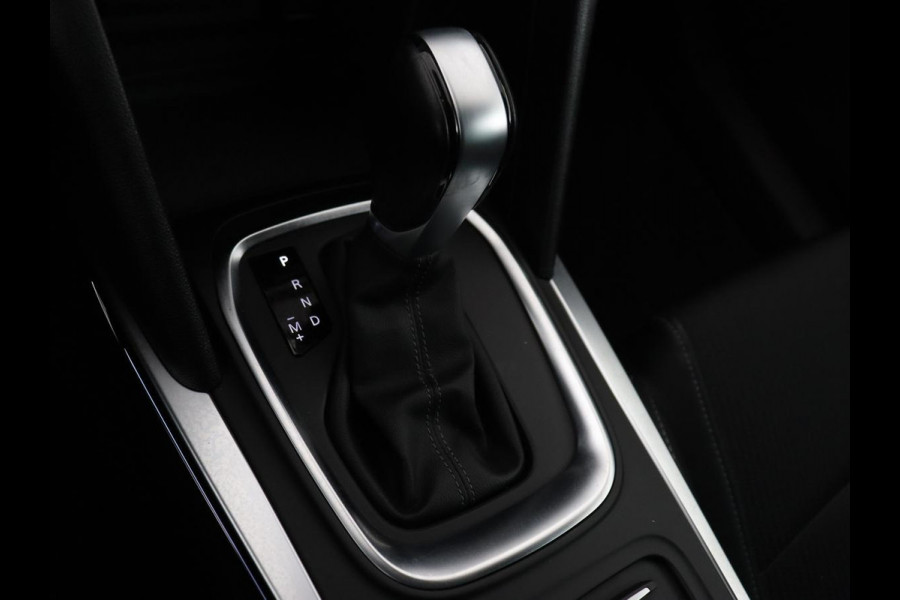 Renault Mégane 1.3 TCe Intens | Head-Up | Trekhaak | Camera | Carplay | Navigatie | Full LED | Keyless | Climate control | Cruise control | Bluetooth | Getint glas