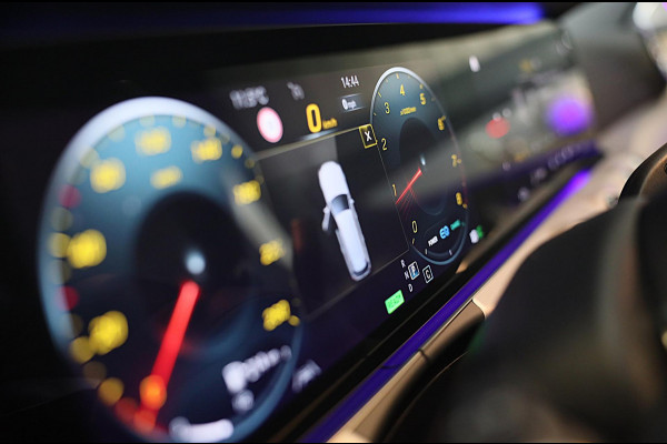 Mercedes-Benz E-Klasse Estate 200 AMG 63 Look / AUT / 360 Camera / Memory / Elek Stoelen / BURMESTER / Leder / Dode Hoek / Cruise