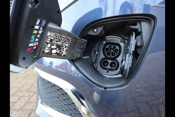 Mercedes-Benz Eqv 300 90 kWh Soh 97,3 % - 8 Peroons - Vol Opties - Pano - Luchtvering - Leder