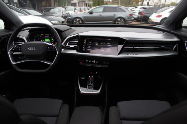 Audi Q4 Sportback e-tron 40 Advanced edition 77 kWh / SoH 90,3% / Warmtepomp / CarPlay / Matrix LED / Sportstoelen / 19'' / Virtual Cockpit / Parkeerhulp V+A / Intr.voorverwarming / Stoelverwarming / DAB / Cruise Control