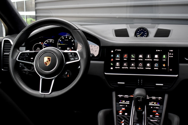 Porsche Cayenne Coupé 3.0 E-Hybrid 462pk SportDesign Techart | Pano | ACC | 22'' Wielen | PDLS+ Matrix | Alcantara dakhemel | Matrix PDLS+ |