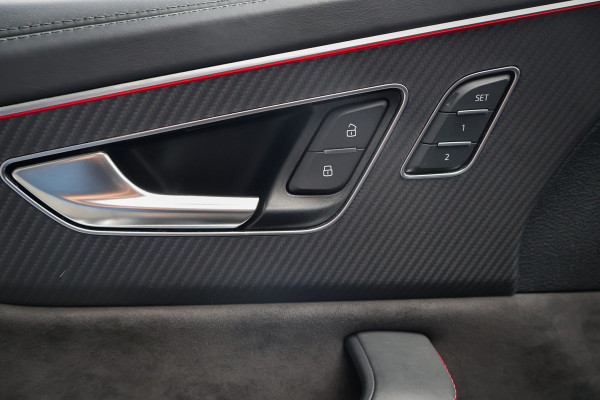 Audi RSQ8 RS Q8 quattro | RS DYNAMIC PACK 305KM/H | KERAMISCH | B&O 3D | 4W-BESTURING | PANORAMADAK | STOELKOELING/VERWARMING/MASSAGE | 23 RSQ8