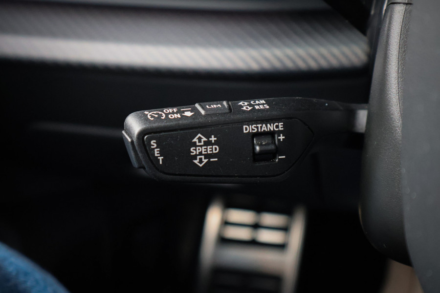 Audi RSQ8 RS Q8 quattro | RS DYNAMIC PACK 305KM/H | KERAMISCH | B&O 3D | 4W-BESTURING | PANORAMADAK | STOELKOELING/VERWARMING/MASSAGE | 23 RSQ8