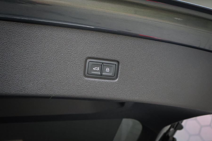 Audi RSQ8 RS Q8 quattro | RS DYNAMIC PACK 305KM/H | KERAMISCH | B&O 3D | 4W-BESTURING | PANORAMADAK | STOELKOELING/VERWARMING/MASSAGE | 23 RSQ8