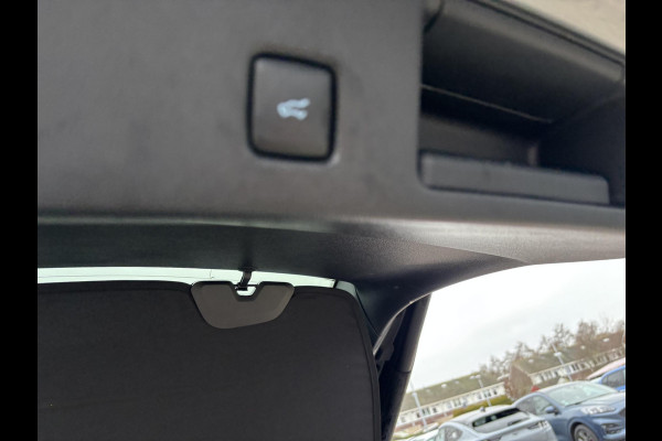 Ford Kuga 2.5 PHEV ST-Line X | Orig. NL Auto | Panormadak | 19 inch | Wegklapbare trekhaak | 19 inch | Winter Pack | Head up Display | Adaptieve LED
