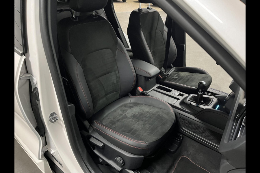 Ford Kuga 1.5 EcoBoost ST-Line X *1800 kg trekgewicht | Trekhaak | Adapt. cruise | B&O | Stoel-/Stuurwielverwarming | Carplay