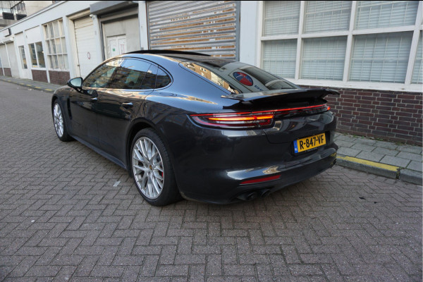 Porsche Panamera 4.0 GTS V8 BiTurbo | Sport Chrono | Luchtvering | Panoramadak | Adaptive + Lane | 4x Memory Verwarming Koeling | Soft close | Sfeerverlichting | Nieuwprijs ca € 226.000,-