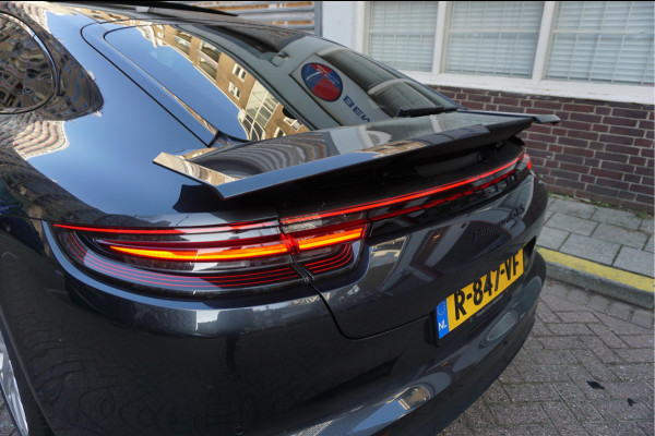 Porsche Panamera 4.0 GTS V8 BiTurbo | Sport Chrono | Luchtvering | Panoramadak | Adaptive + Lane | 4x Memory Verwarming Koeling | Soft close | Sfeerverlichting | Nieuwprijs ca € 226.000,-