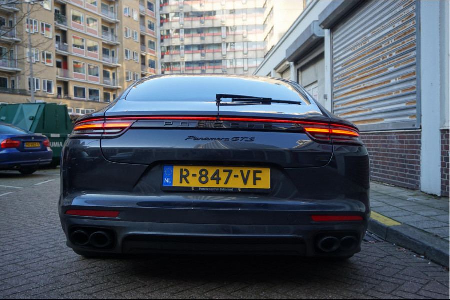 Porsche Panamera 4.0 GTS V8 BiTurbo | Sport Chrono | Luchtvering | Panoramadak | Adaptive + Lane | 4x Memory Verwarming Koeling | Soft close | Sfeerverlichting | Nieuwprijs ca € 226.000,-