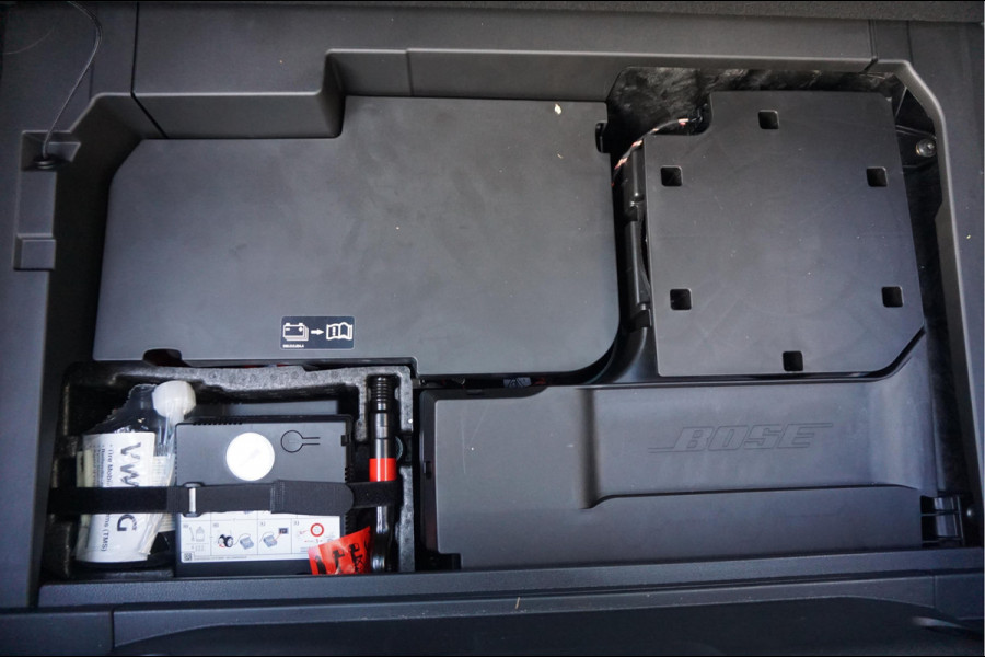 Porsche Panamera 4.0 GTS V8 BiTurbo | Sport Chrono | Luchtvering | Panoramadak | Adaptive + Lane | 4x Memory Verwarming Koeling | Soft close | Sfeerverlichting | Nieuwprijs ca € 226.000,-