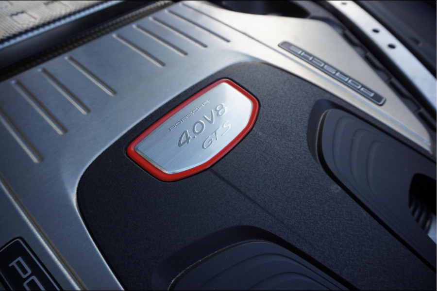 Porsche Panamera 4.0 GTS V8 BiTurbo | Sport Chrono | Luchtvering | Panoramadak | Adaptive + Lane | 4x Memory Verwarming Koeling | Soft close | Sfeerverlichting | Nieuwprijs ca € 226.000,-