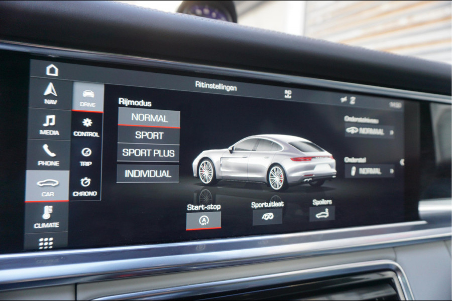 Porsche Panamera 4.0 GTS V8 BiTurbo | Sport Chrono | Luchtvering | Panoramadak | Adaptive + Lane | 4x Memory Verwarming Koeling | Soft close | Sfeerverlichting | Nieuwprijs ca € 226.000,-