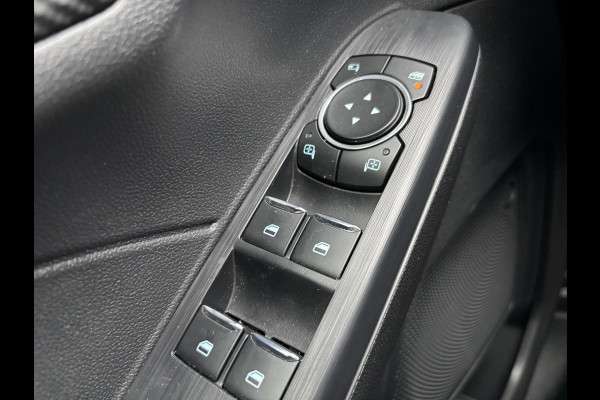 Ford Kuga 2.5 PHEV ST-Line X 243pk | orig. NL auto | Panoramadak | Wegklapbare trekhaak | Winter Pack | 19 inch | Adaptieve LED | Head up Display | Solar Silver