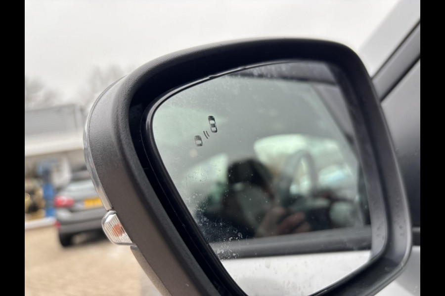 Ford Kuga 2.5 PHEV ST-Line X 243pk | orig. NL auto | Panoramadak | Wegklapbare trekhaak | Winter Pack | 19 inch | Adaptieve LED | Head up Display | Solar Silver