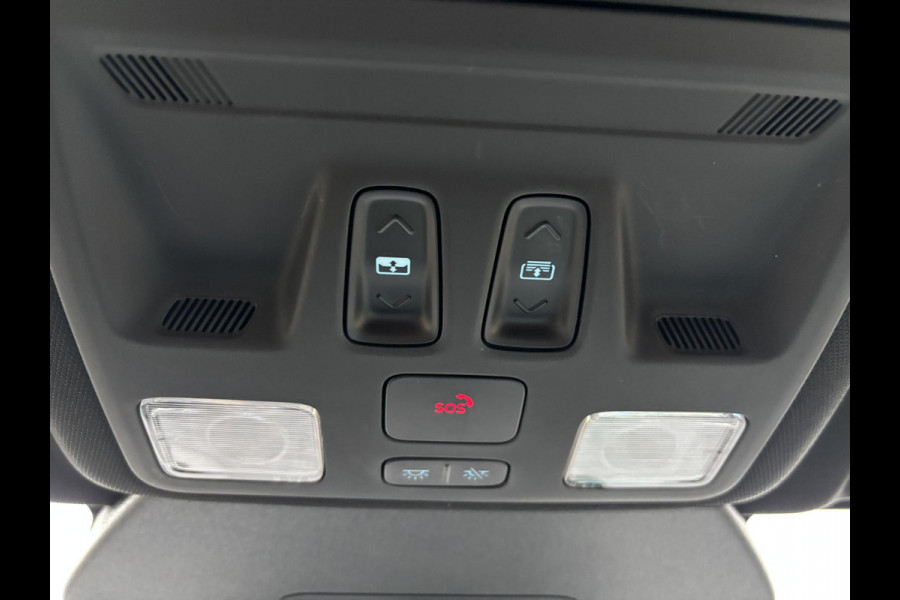 Ford Kuga 2.5 PHEV ST-Line X 243pk | orig. NL auto | Panoramadak | Wegklapbare trekhaak | Winter Pack | 19 inch | Adaptieve LED | Head up Display | Solar Silver