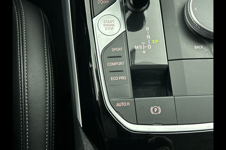 BMW 3 Serie Touring 320i Executive Edition(2e Eig, NL-auto, Dealer onderH, Navi Prof, Carplay, Sportstoelen, Parkeerhulp, Etc)