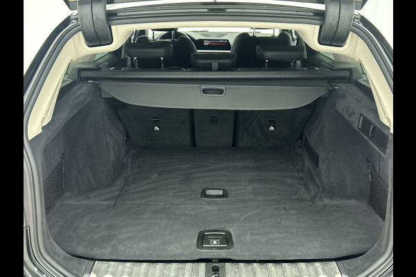 BMW 3 Serie Touring 320i Executive Edition(2e Eig, NL-auto, Dealer onderH, Navi Prof, Carplay, Sportstoelen, Parkeerhulp, Etc)