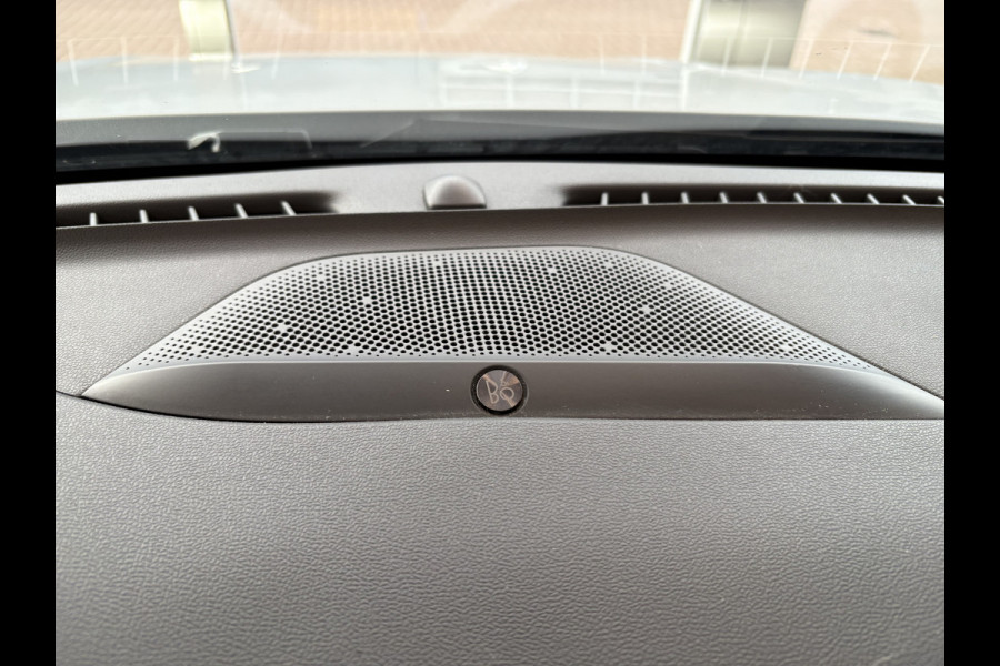 Ford FOCUS Wagon 1.0 EcoB.Hybrid 155pk Active X Business KEYLESS/B&OAUDIO/CAMERA/NAVI/CARPLAY/18INCH