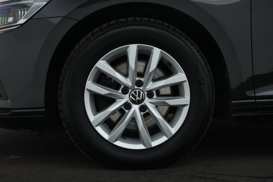 Volkswagen Passat Variant 1.5 TSI Elegance Business Trekhaak, Panorama, Navigatie, Stoelverwarming!