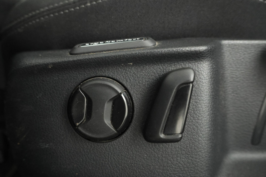 Volkswagen Passat Variant 1.5 TSI Elegance Business Trekhaak, Panorama, Navigatie, Stoelverwarming!