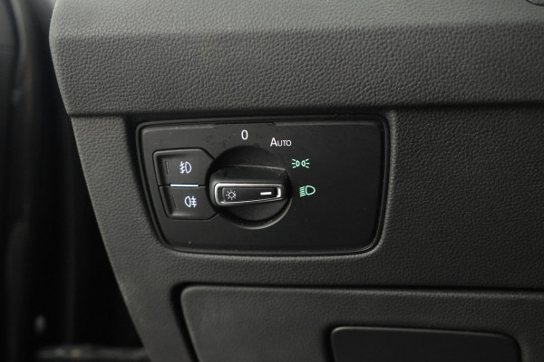 Volkswagen Passat Variant 1.5 TSI Elegance Business Trekhaak, Panorama, Navigatie, Stoelverwarming!