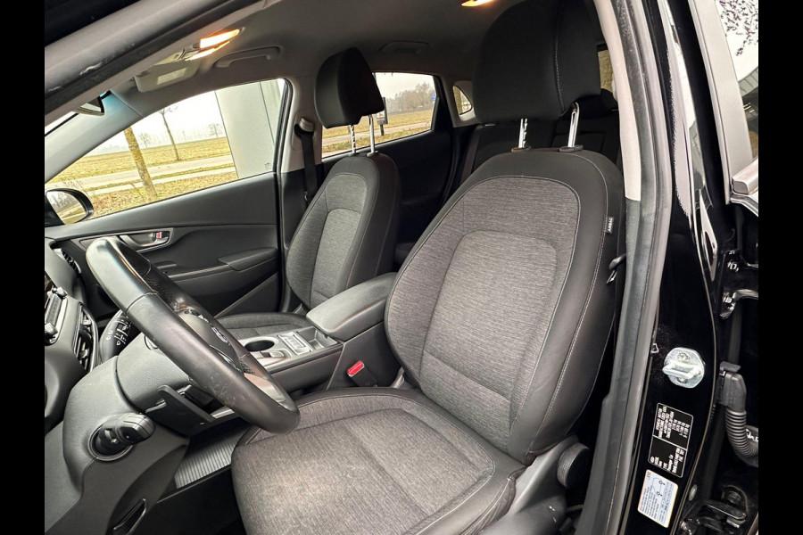 Hyundai Kona EV Fashion 64 kWh | SOH: 96,2% | 3 Fase | warmtepomp | Black Edition LM |  HUD | Blindspot | Climate | Navi |