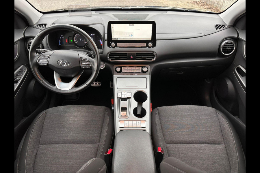 Hyundai Kona EV Fashion 64 kWh | SOH: 96,2% | 3 Fase | warmtepomp | Black Edition LM |  HUD | Blindspot | Climate | Navi |